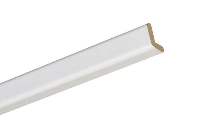 Profilo angolare di copertura ferma pannello porta blindata - col. BIANCO SPAZZOLATO - dimensioni 2530 X 29 X 22 - note PARASPIGOLI LAMINATO