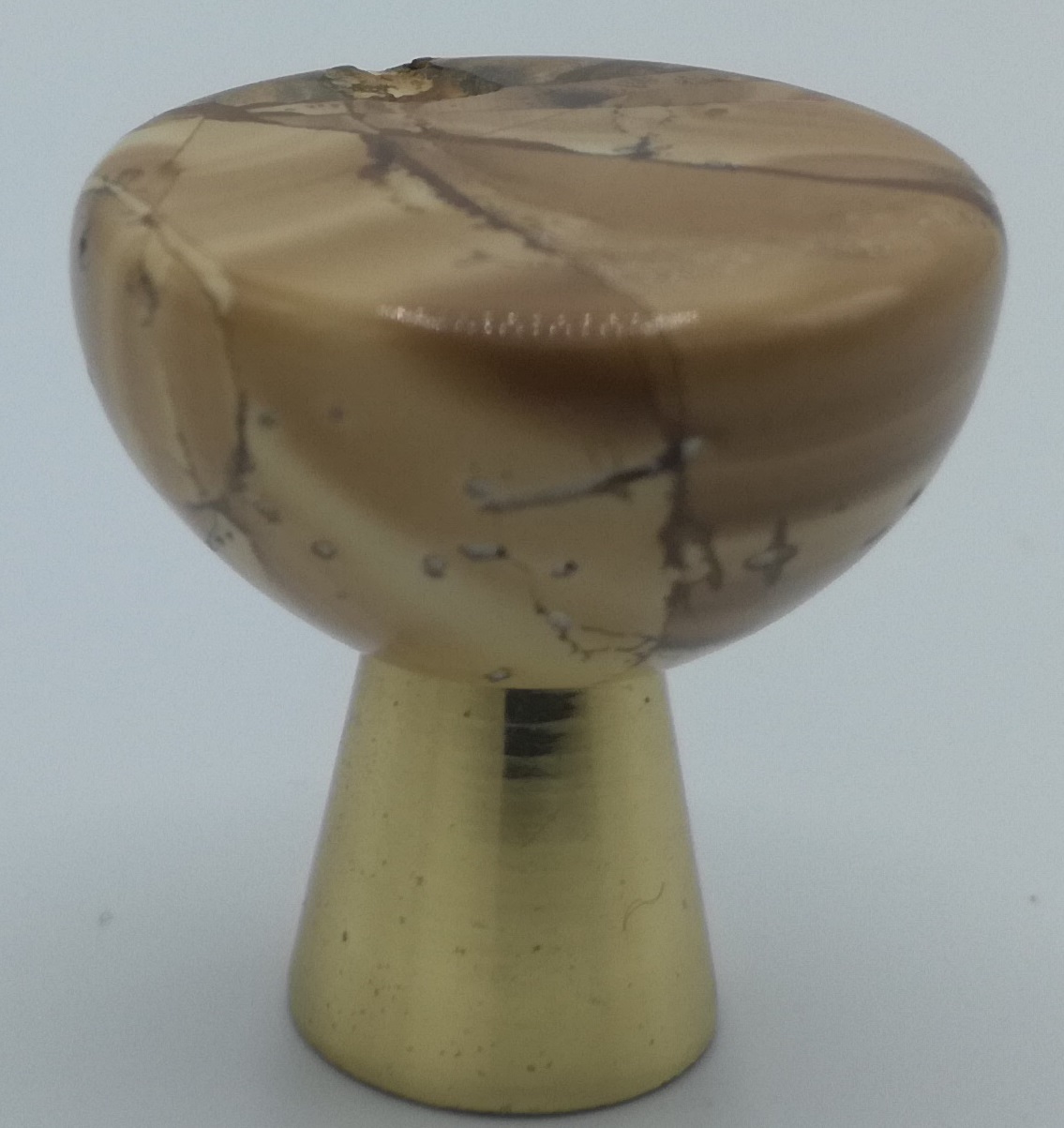 Pomolino PAESINA tondo per mobile - col. OTTONE LUCIDO VERNICIATO - dimensioni Ø 25 - note MARMO PAESINA