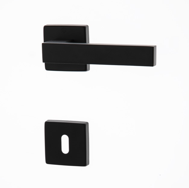 GHIDINI -  Maniglia YORK-Z coppia con rosette e bocchette quadre foro patent - mat. ZAMA - col. GCTCS - GHI.CO.TEC. OTT. CROMO SATINATO