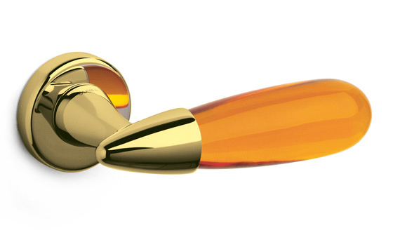 OLIVARI -  Maniglia AURORA coppia con rosette e bocchette tonde foro patent - mat. OTTONE - col. SUPERORO LUCIDO E AMBRA